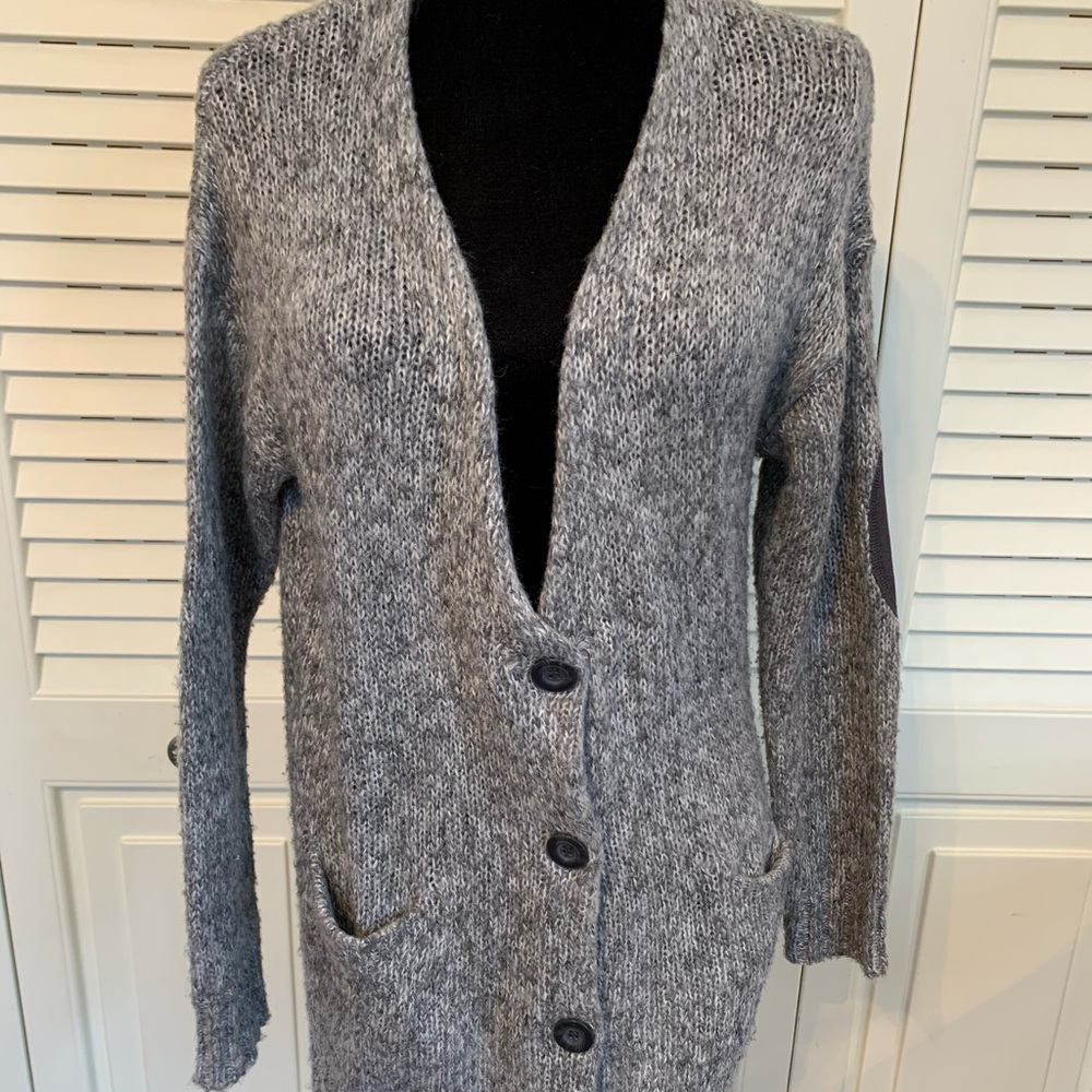 Divided Sweater With Elbow Patches